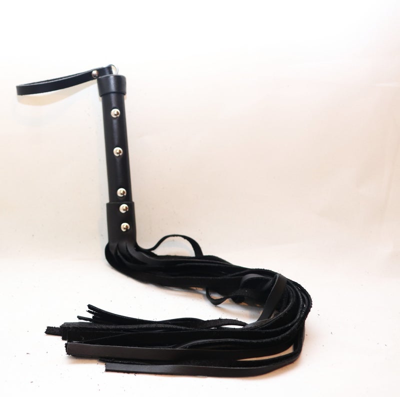 JoyFactory Iso nahkaruoska, Musta niiteill&auml;